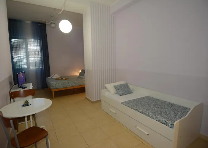 Couette-café Stazione 3*