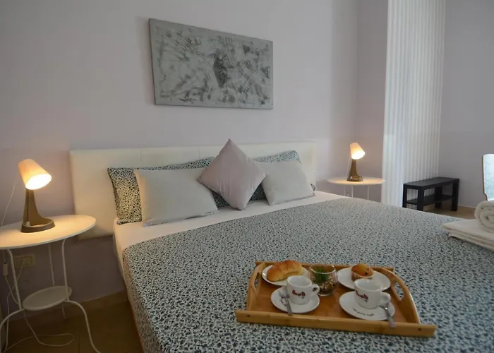 Couette-café Stazione 3*